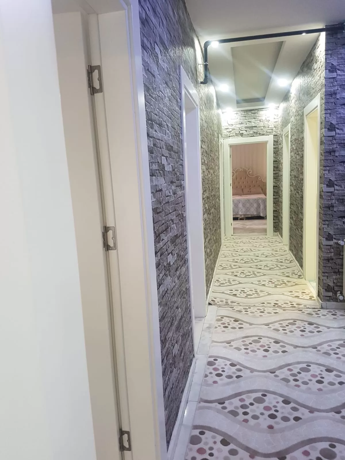 Atatürk mahallesinde satlık daire 3+1 kat 2 asansörlü kaloriferli 150 metre kare