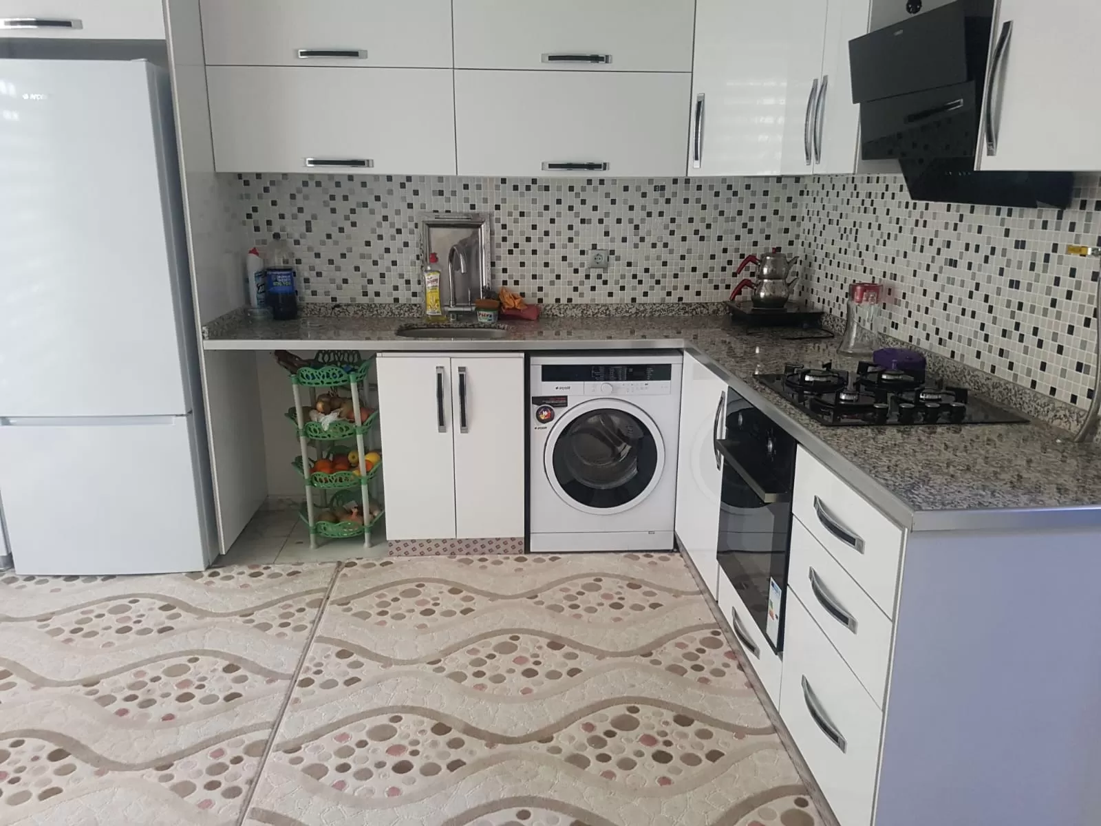 Atatürk mahallesinde satlık daire 3+1 kat 2 asansörlü kaloriferli 150 metre kare