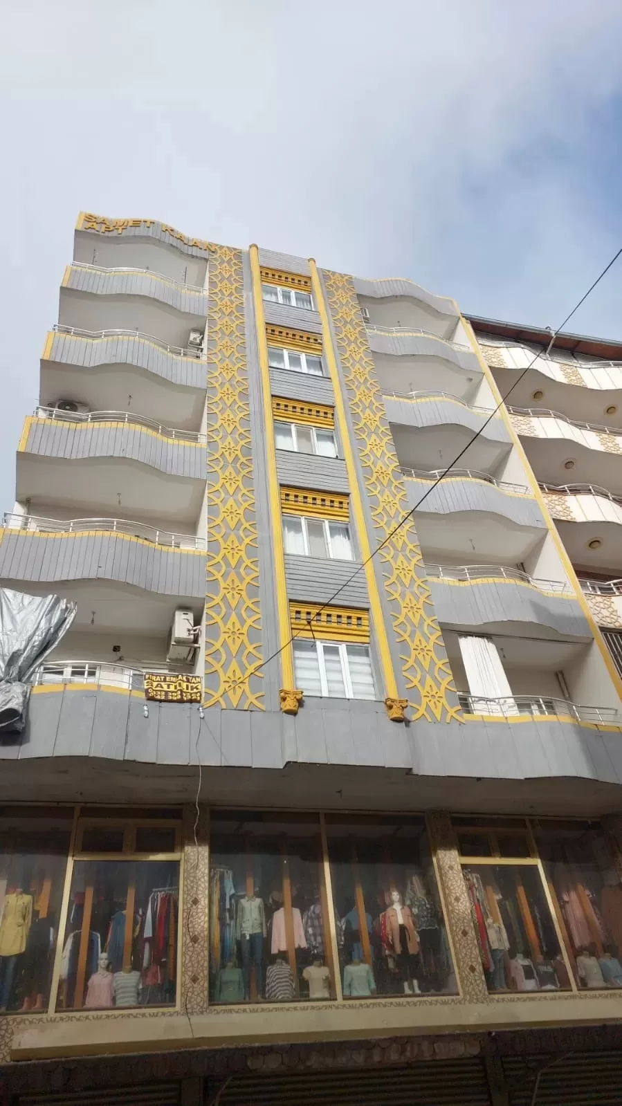 Merkezi konumda satlık 1+1   80 metre kare ara kat